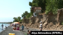 Алакөлдің Көктұма ауылы тұсындағы жағалауы. Алматы облысы, 23 тамыз 2015 жыл. 